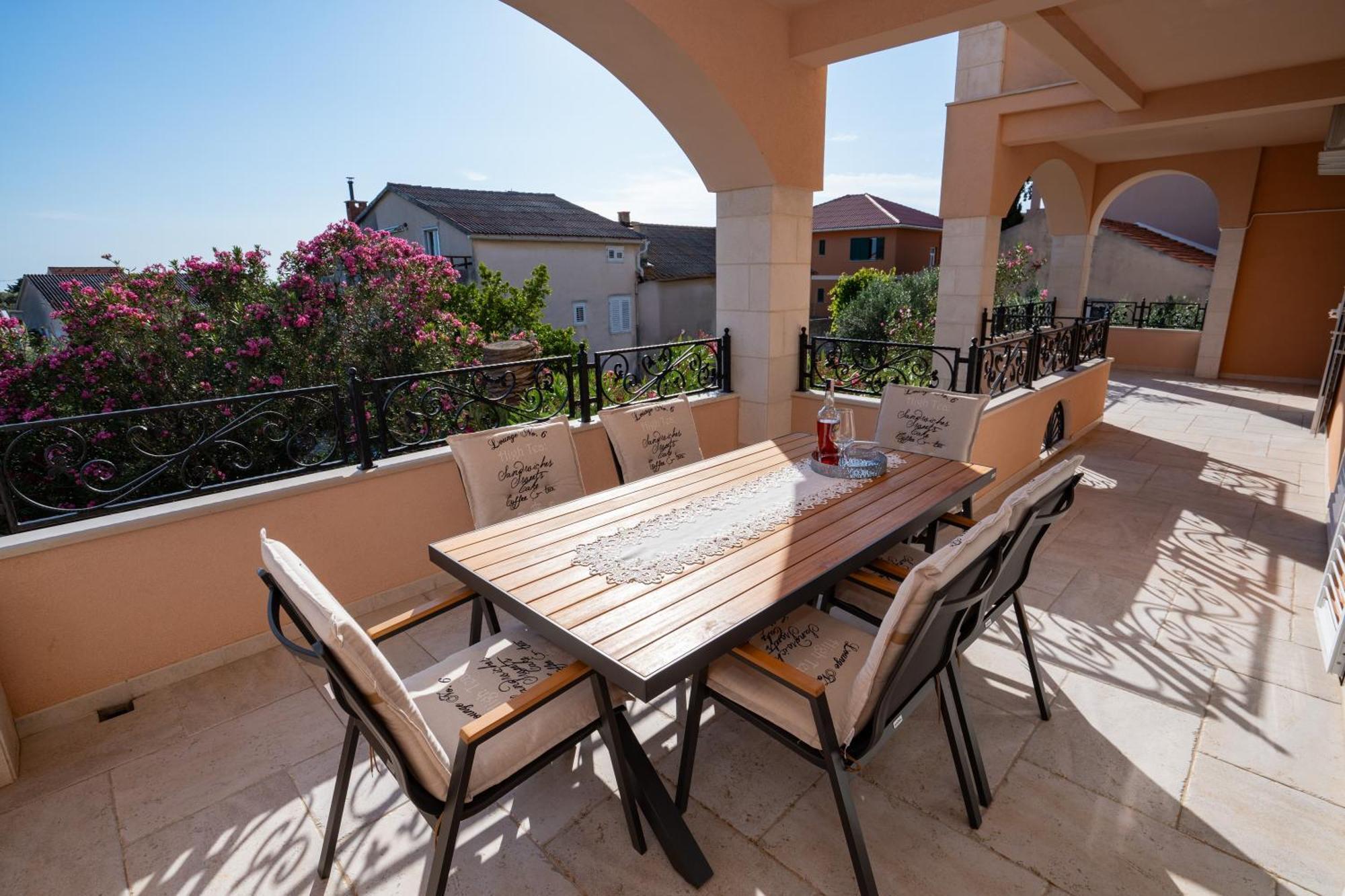 Apartments Tomulic Novalja Exterior photo